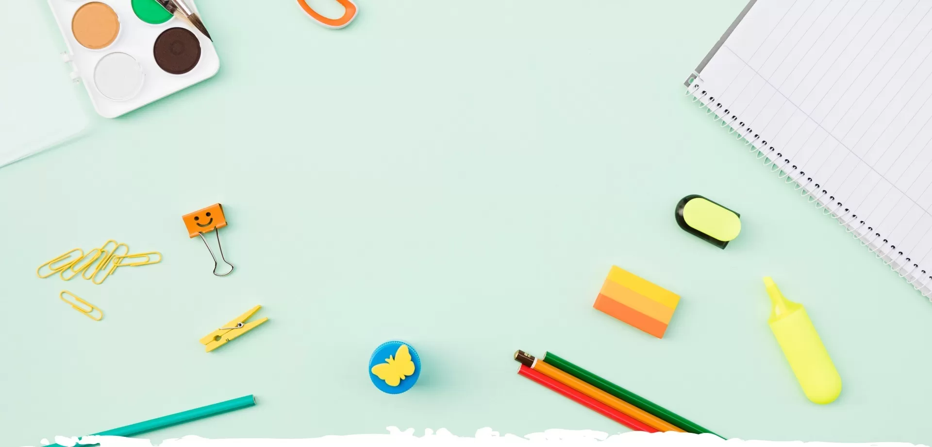 Tạo không gian đơn giản cho bàn làm việc của bạn